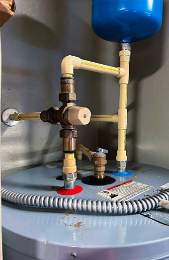 https://woodlandshotwater.com.au/uploads/2025/06/gas-hot-water-system-35892.jpg