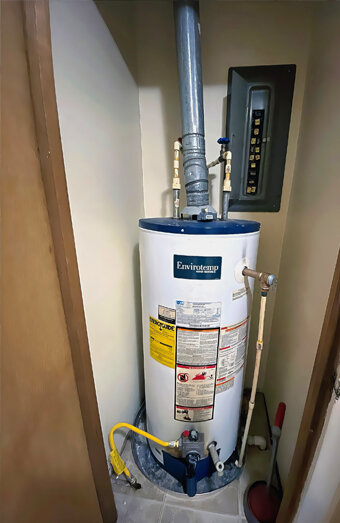 https://woodlandshotwater.com.au/uploads/2025/06/gas-hot-water-system-40702.jpg