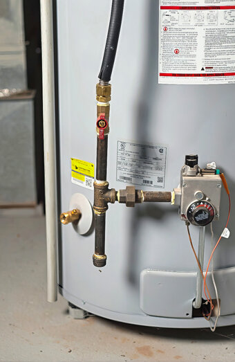 https://woodlandshotwater.com.au/uploads/2025/06/gas-hot-water-system-65811.jpg